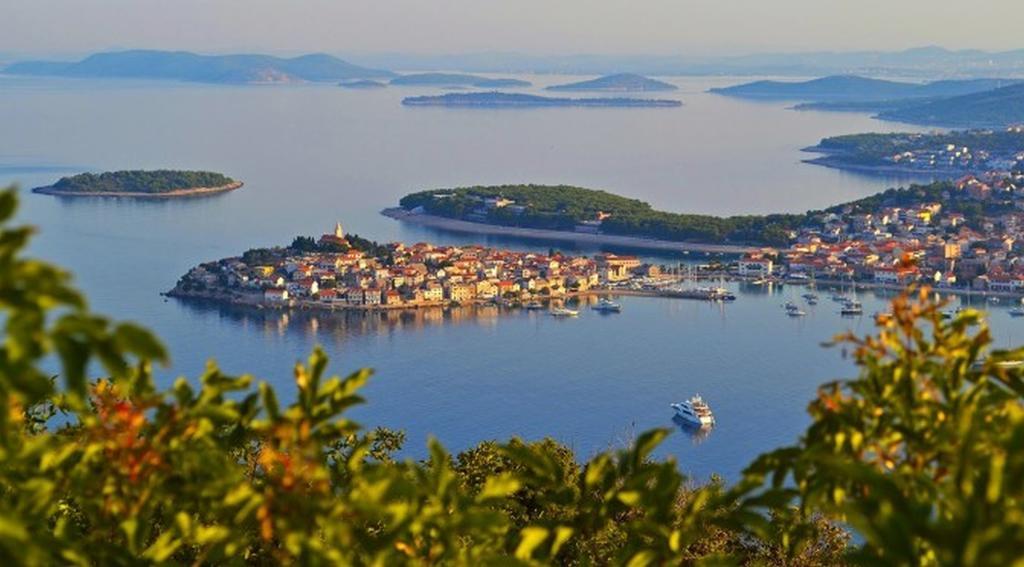 شقة Tutini Dvori Primošten المظهر الخارجي الصورة